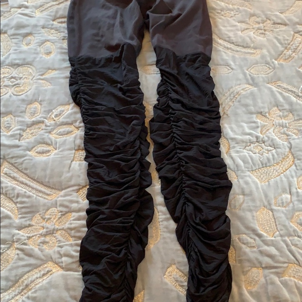 Beyond yoga black leggings S